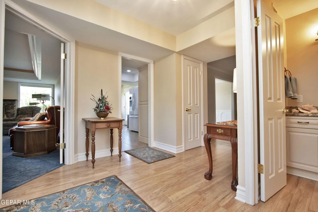 Photo of 517 Stonebluff Road