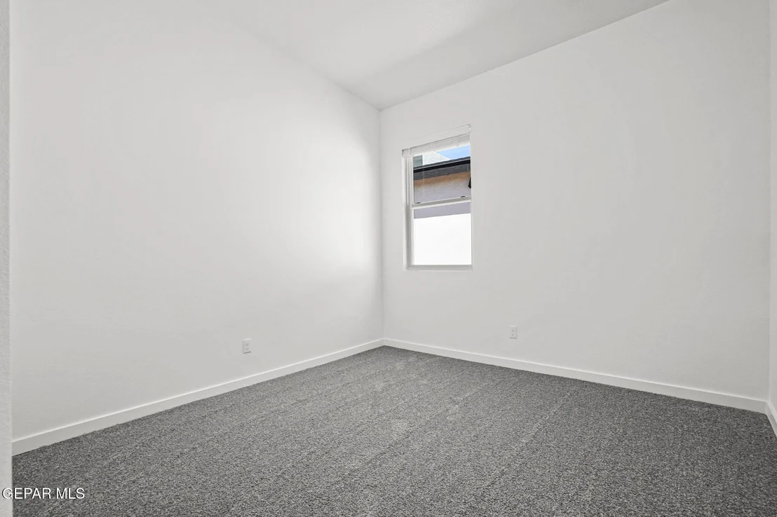 Photo of 12516 AMESBURY Avenue