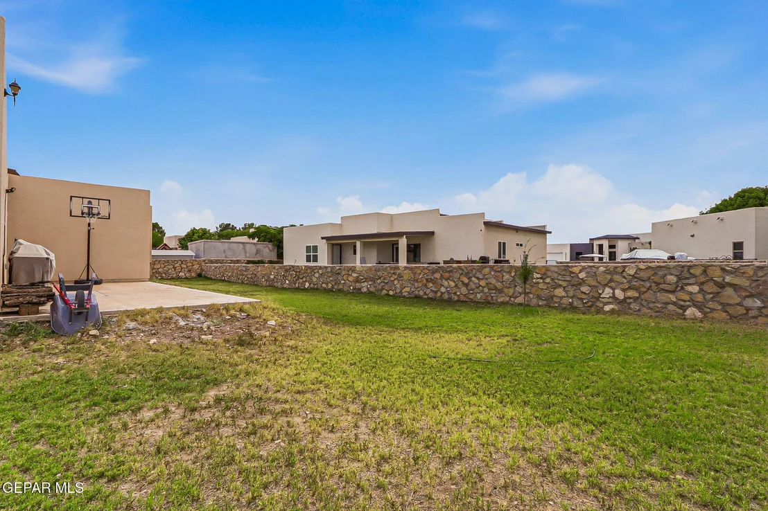 Photo of 5833 SPANISH Place