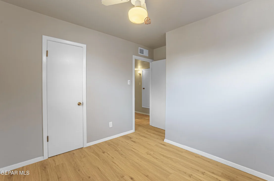 Photo of 5633 ARROWHEAD Drive