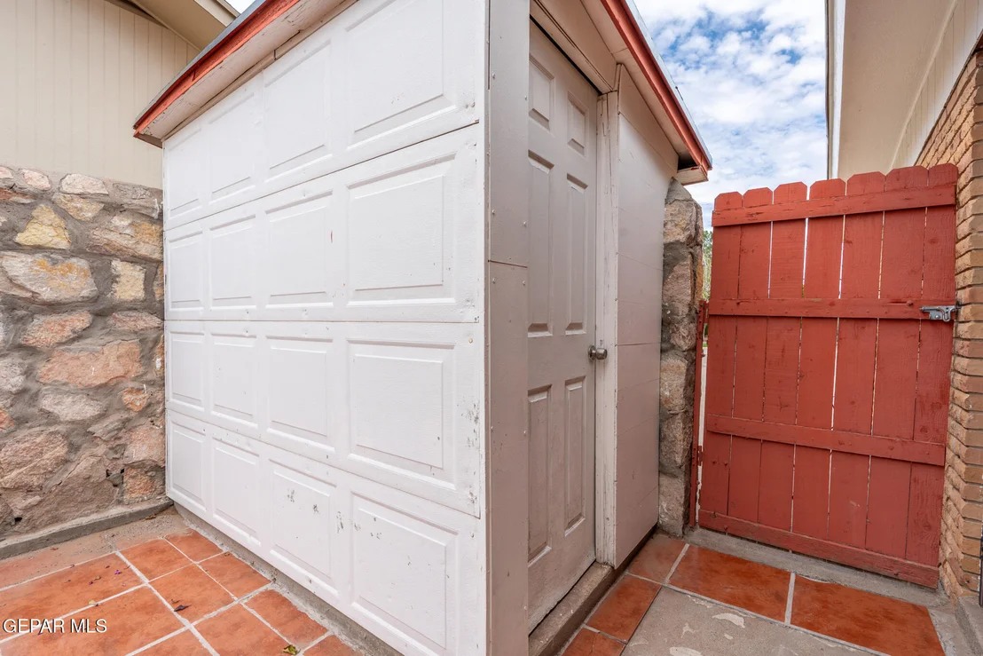 Photo of 8516 Mineola Drive