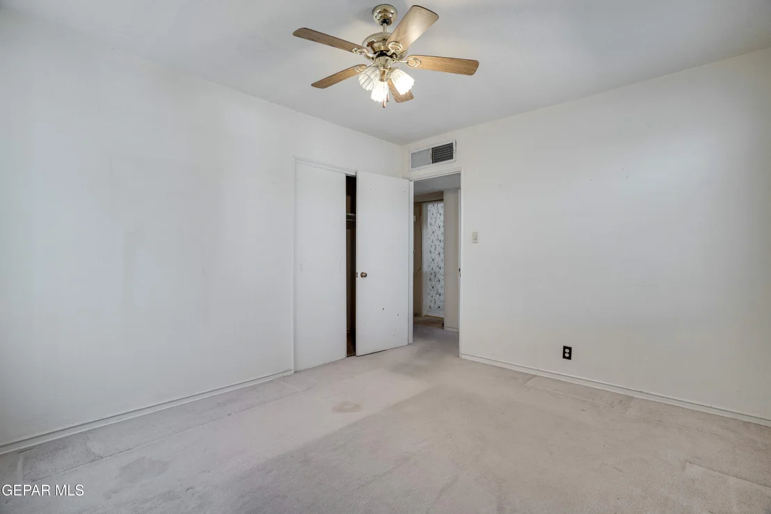 Photo of 4701 Leeds Avenue