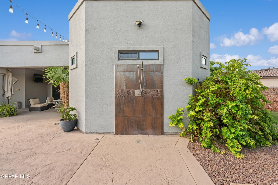 Photo of 5910 ARBOL Place