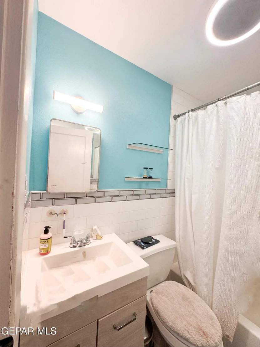 Photo of 907 BRAZIL Place