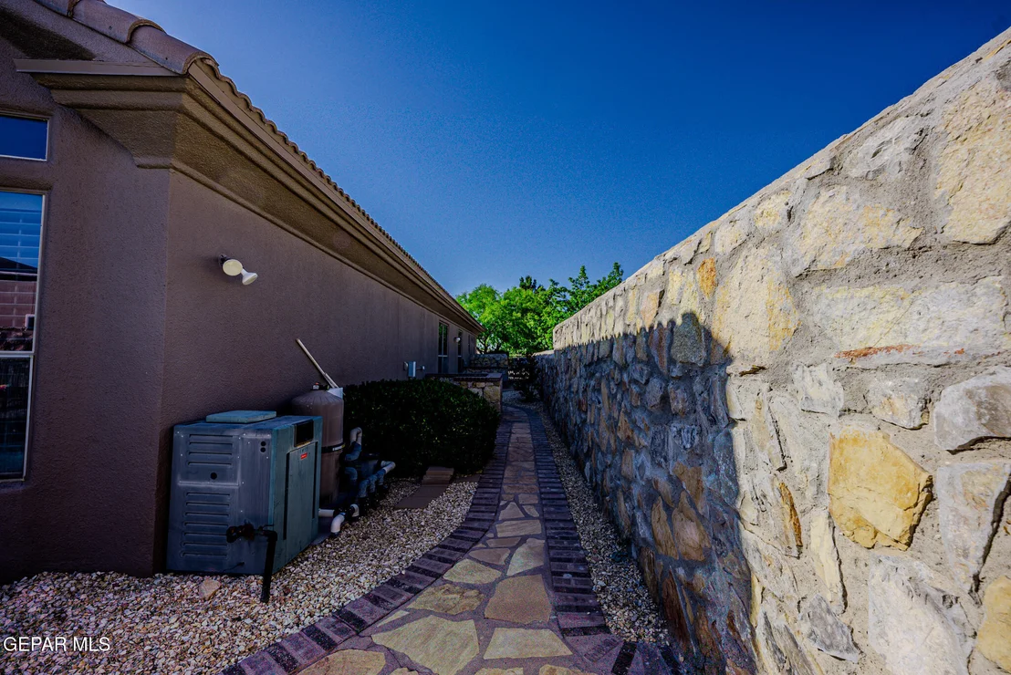 Photo of 6236 FRANKLIN HAWK Avenue