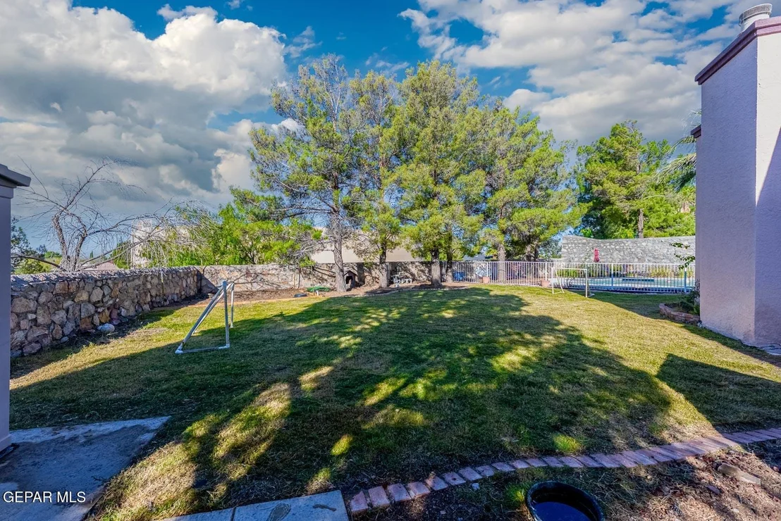 Photo of 1111 Sun Ridge Drive