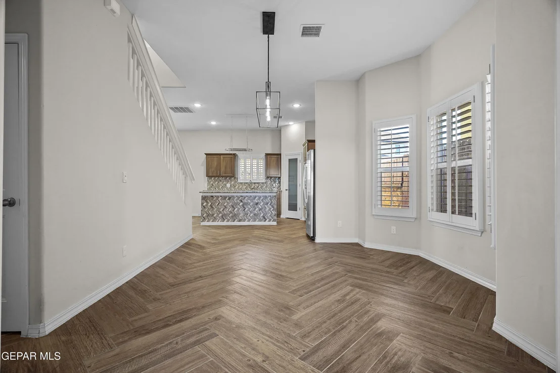 Photo of 6933 COPPER TOWN Drive