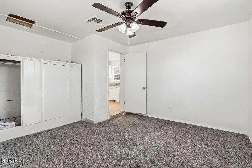 Photo of 5000 MEADE Court
