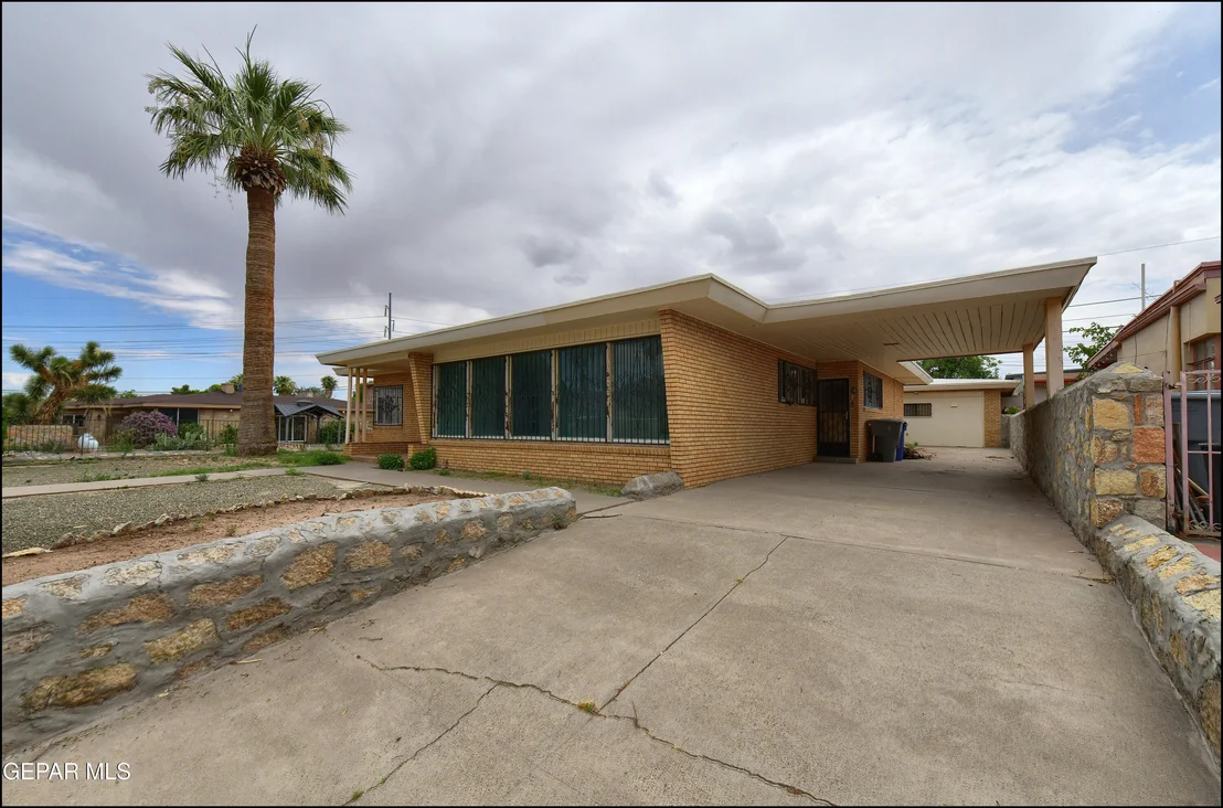 Photo of 2420 HAWLEY Circle