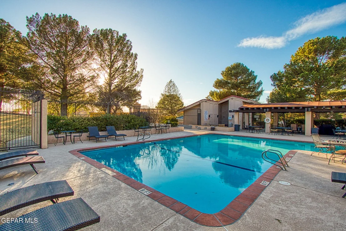 Photo of 1057 LOS JARDINES Circle