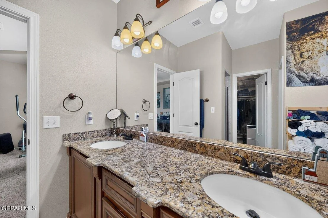 Photo of 14228 FABLED POINT Avenue
