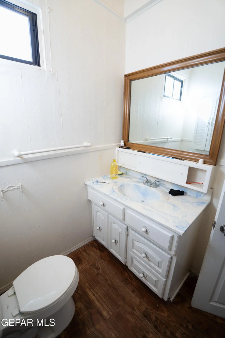 Photo of 521 RANDOLPH Drive