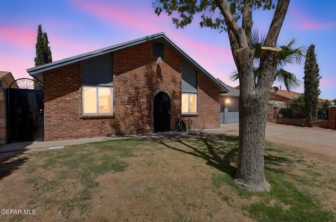 Photo of 9281 NOTTINGHAM Drive