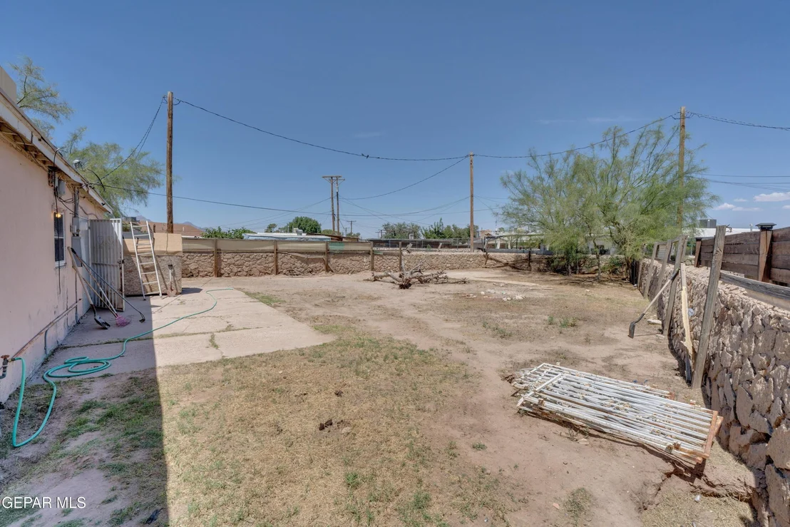 Photo of 5013 Flower Drive