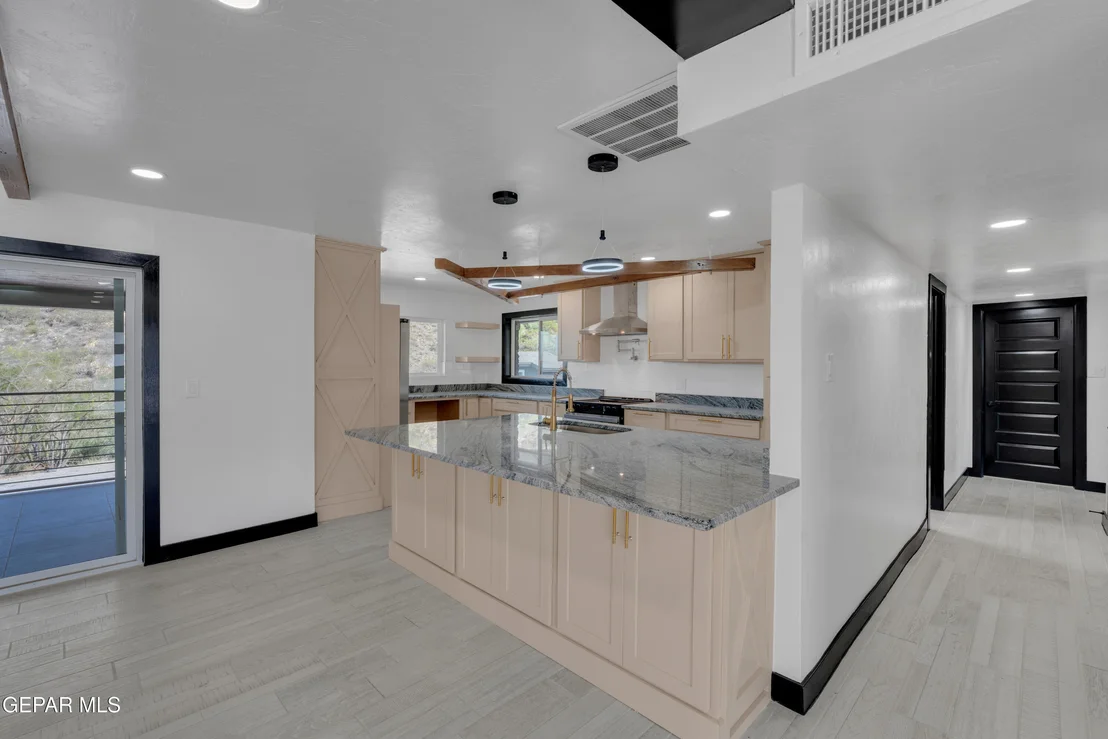 Photo of 3116 Titanic Avenue