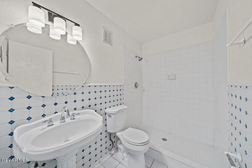 Photo of 220 PYRITE Drive