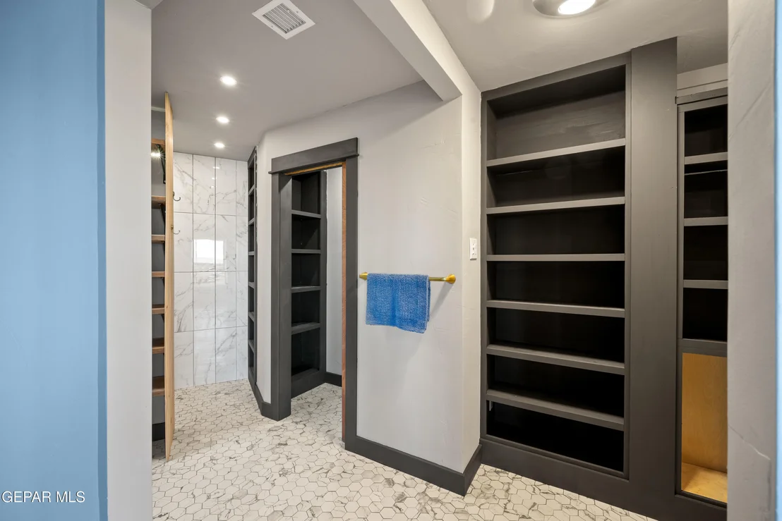 Photo of 516 N SATELLITE Drive