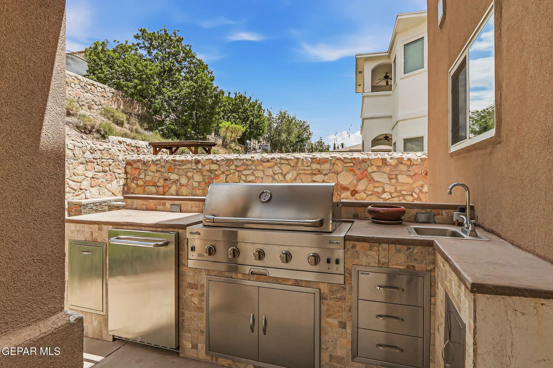 Photo of 6516 WIND RIDGE Drive