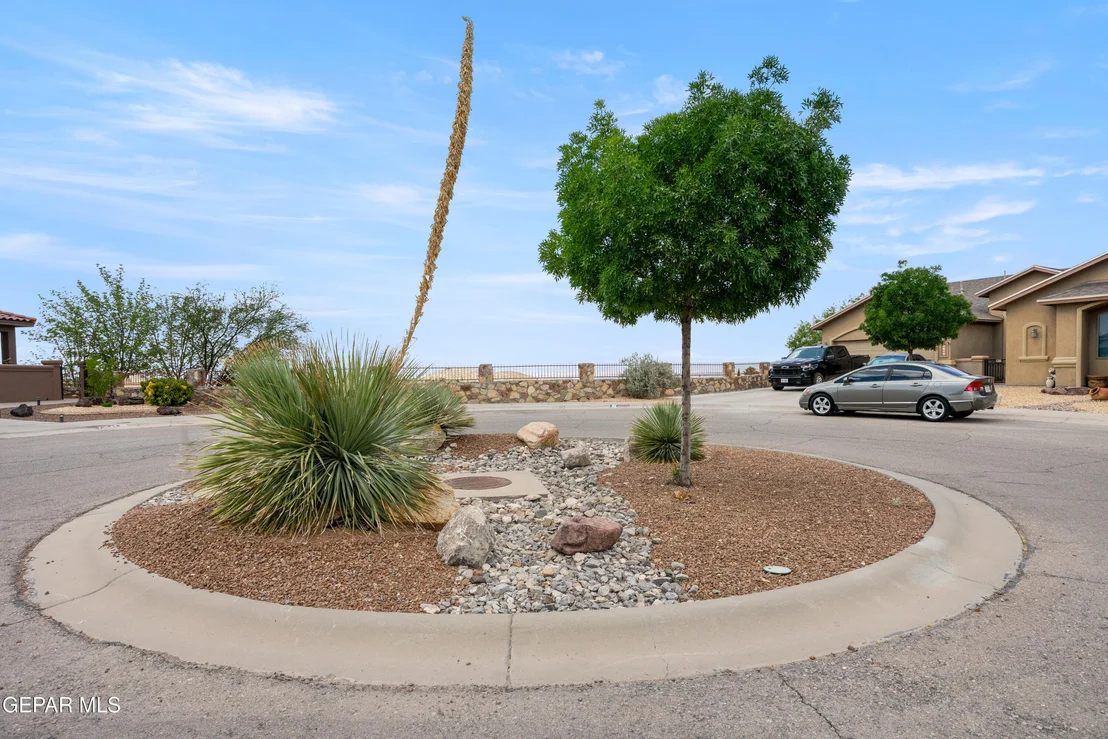 Photo of 7250 LONGSPUR Drive