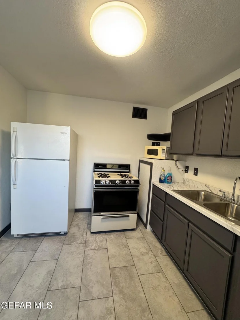 Photo of 828 OLSON Street
