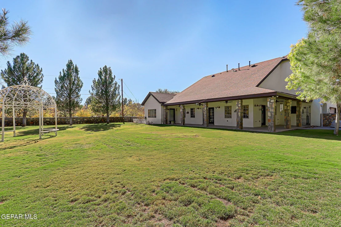 Photo of 5540 Westside Drive