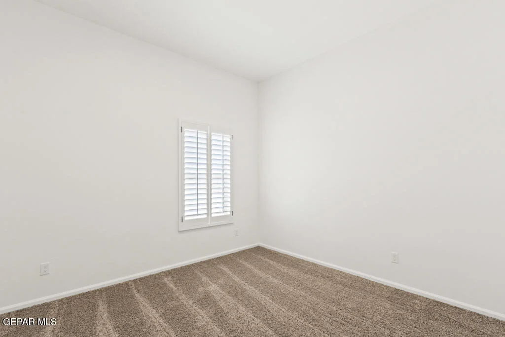Photo of 15048 Laura Lane