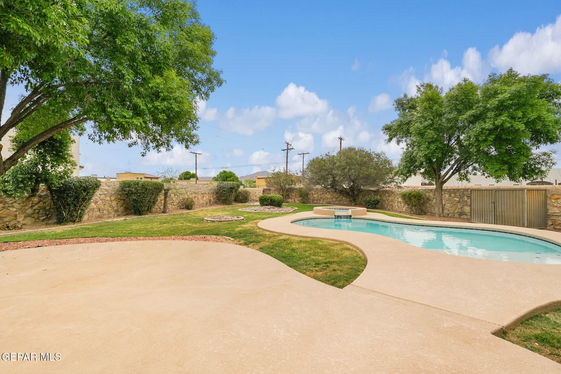 Photo of 651 Simon Court