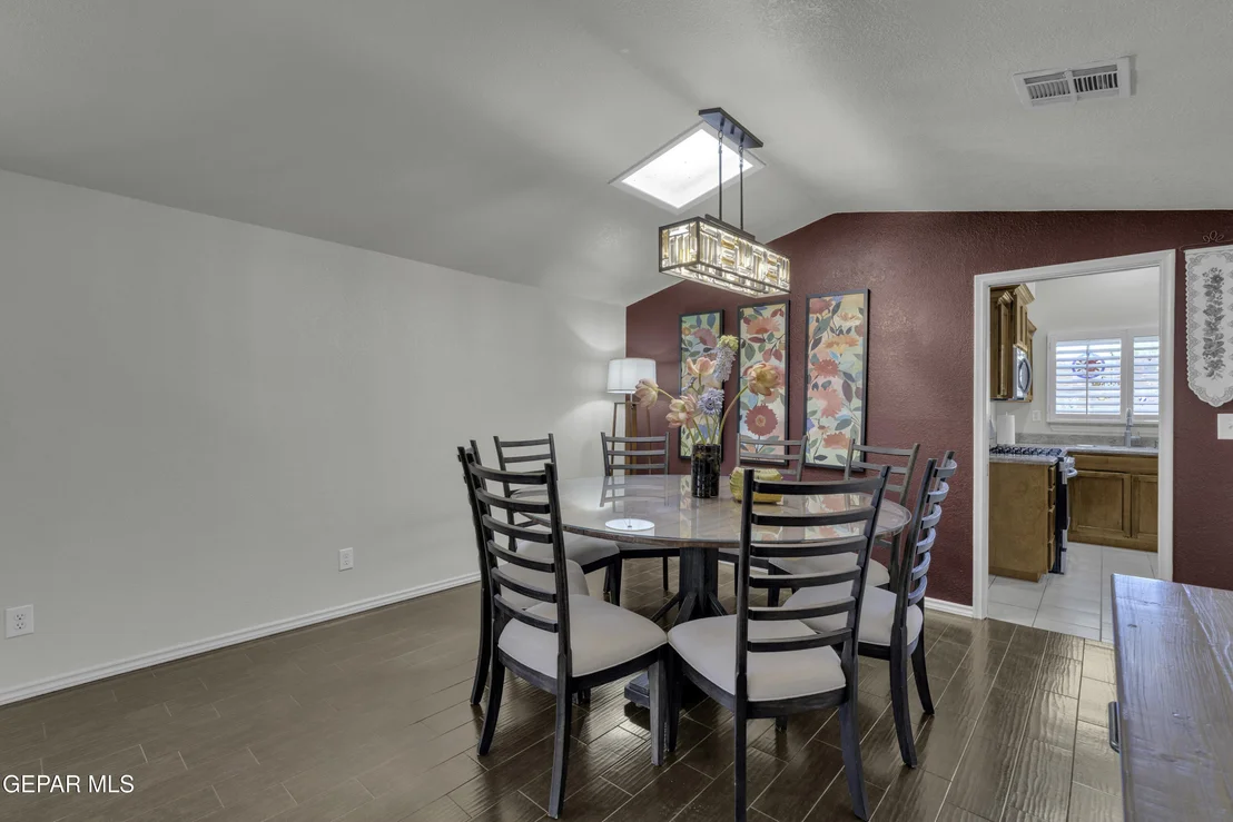 Photo of 801 MONTCLAIR Drive