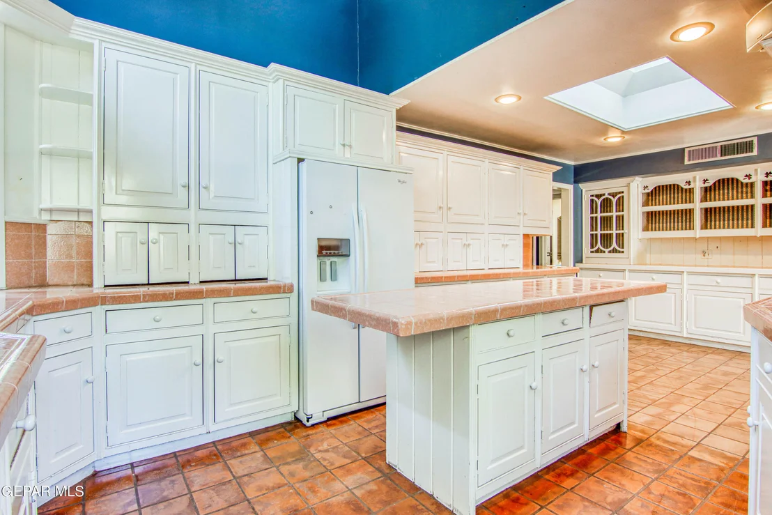 Photo of 6041 TORREY PINES Drive