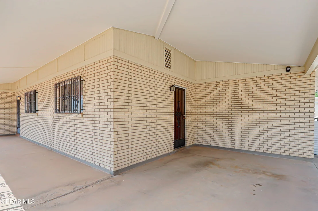 Photo of 4209 NORFOLK Lane