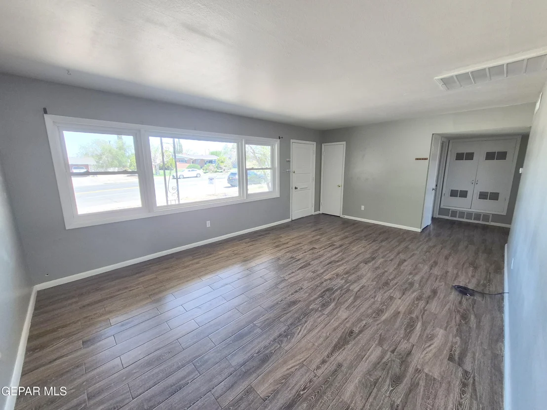 Photo of 417 Balboa Road