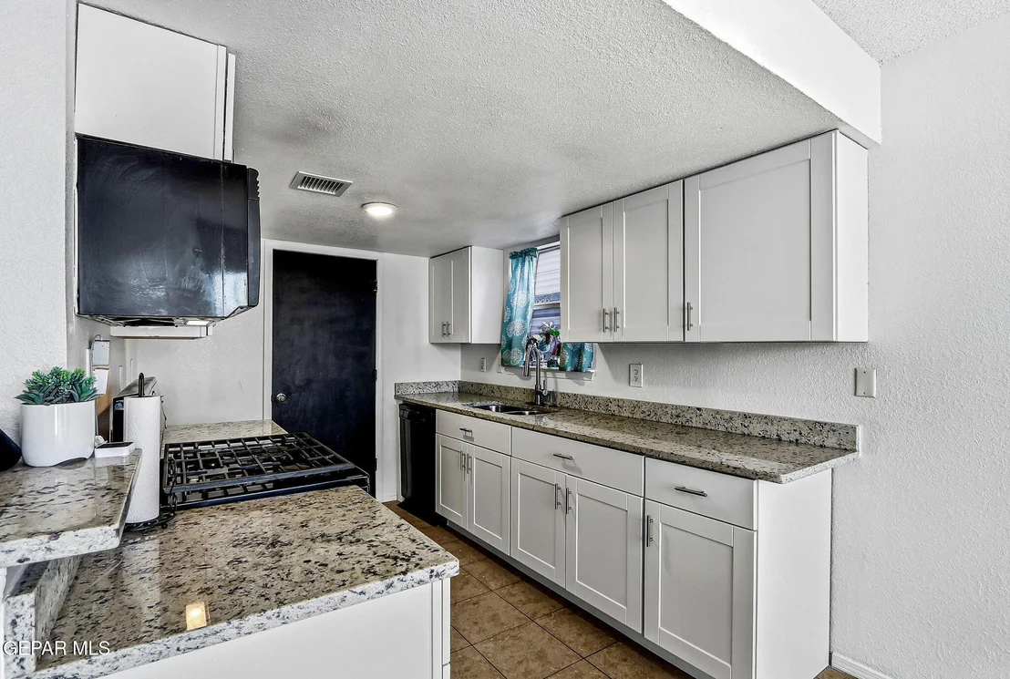 Photo of 390 BRILL Circle