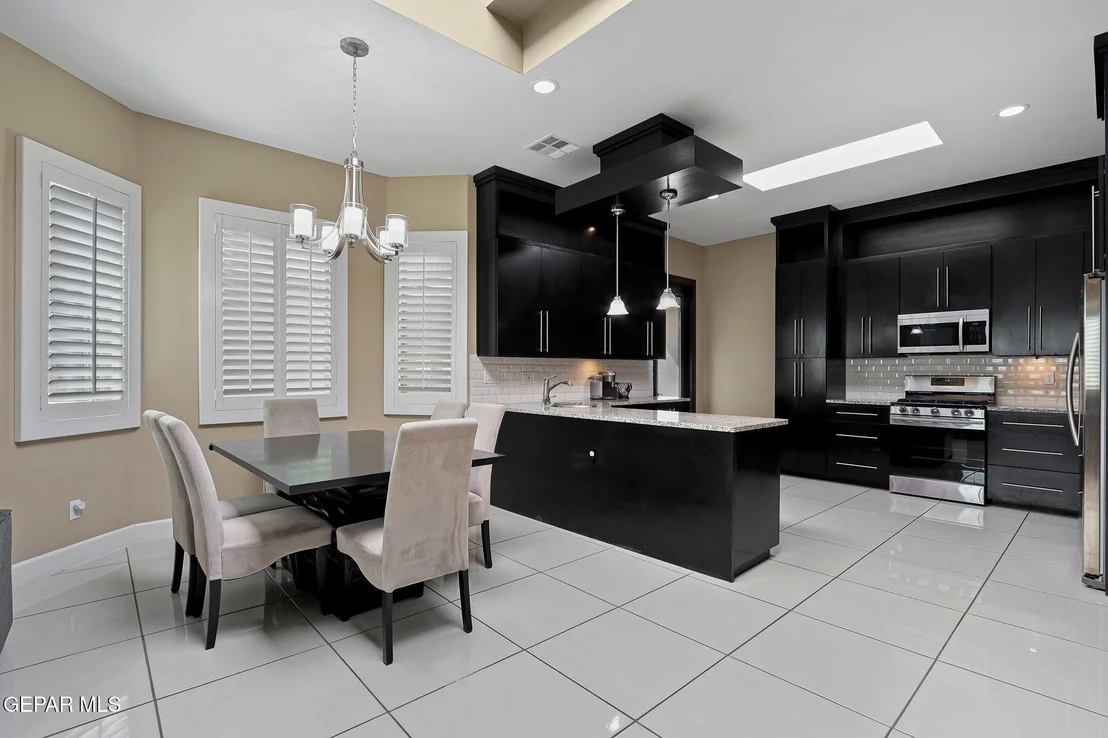 Photo of 917 Clapham Street