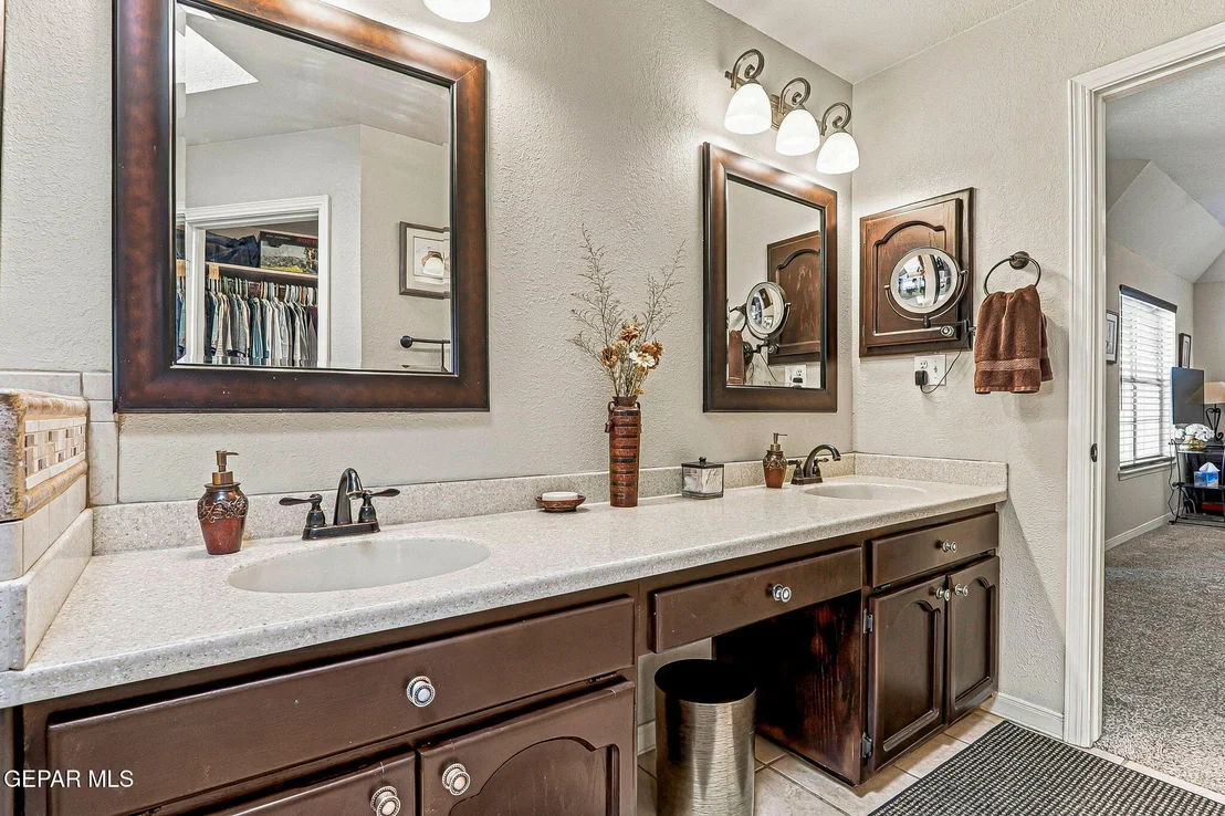 Photo of 1158 PINE RIDGE Way