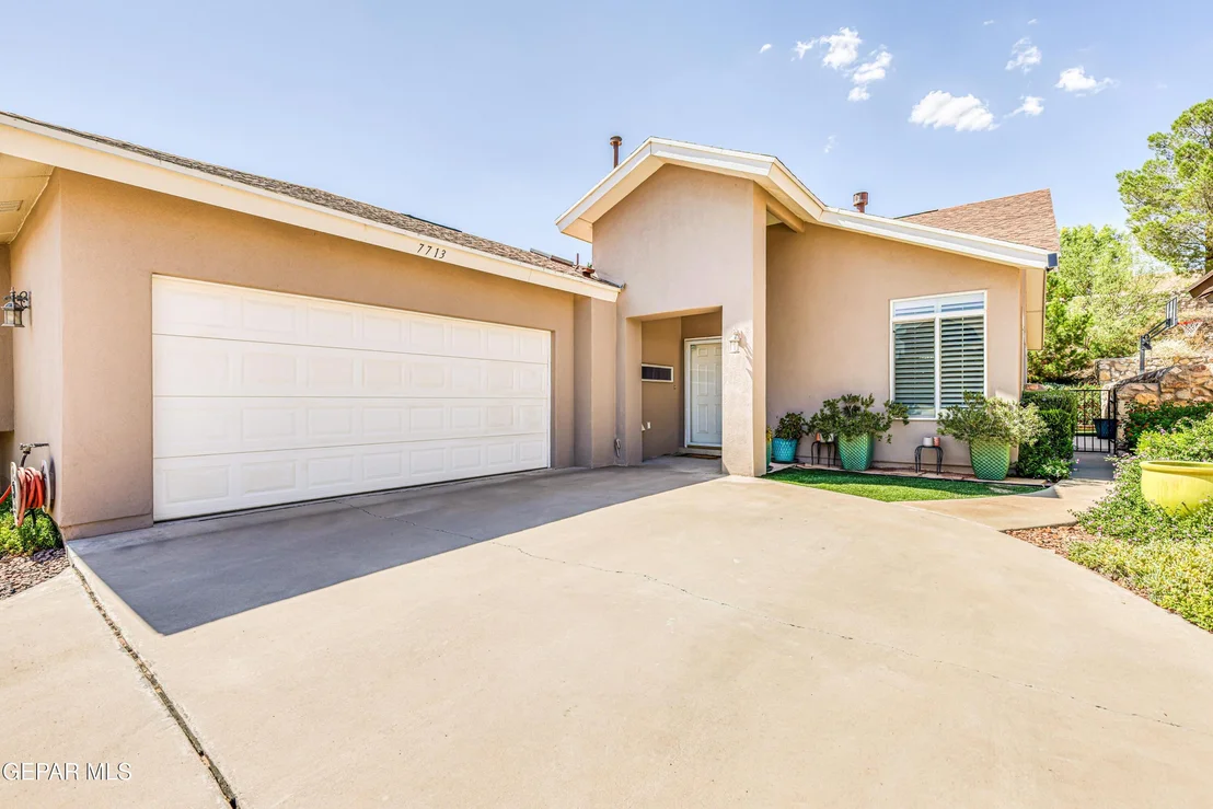 Photo of 7713 OAK LANDING Drive