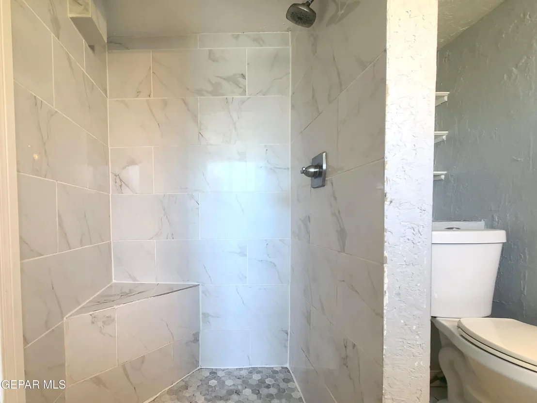 Photo of 1714 BANKER Road