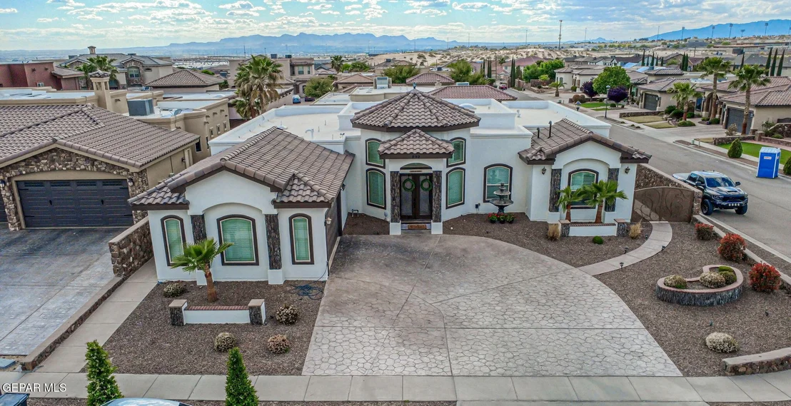 Photo of 899 Cortona Place