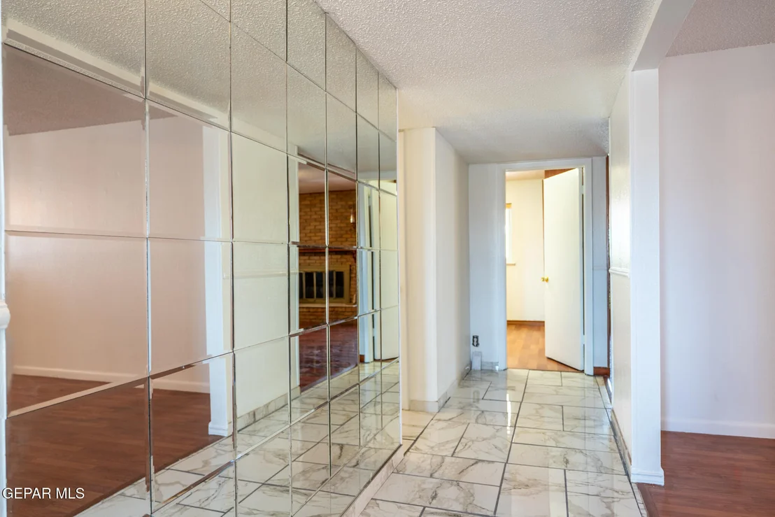 Photo of 8516 Mineola Drive