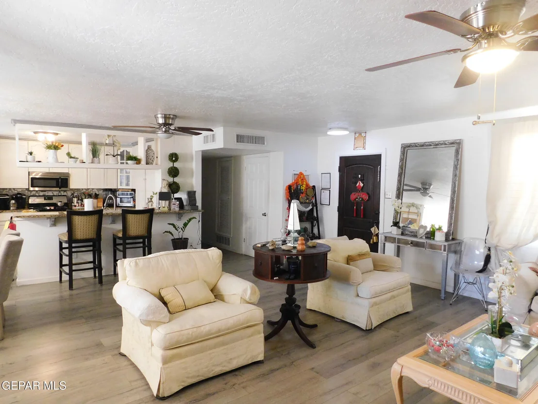 Photo of 624 DE LEON Drive
