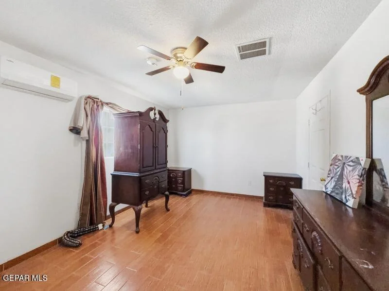 Photo of 445 Suzi Way