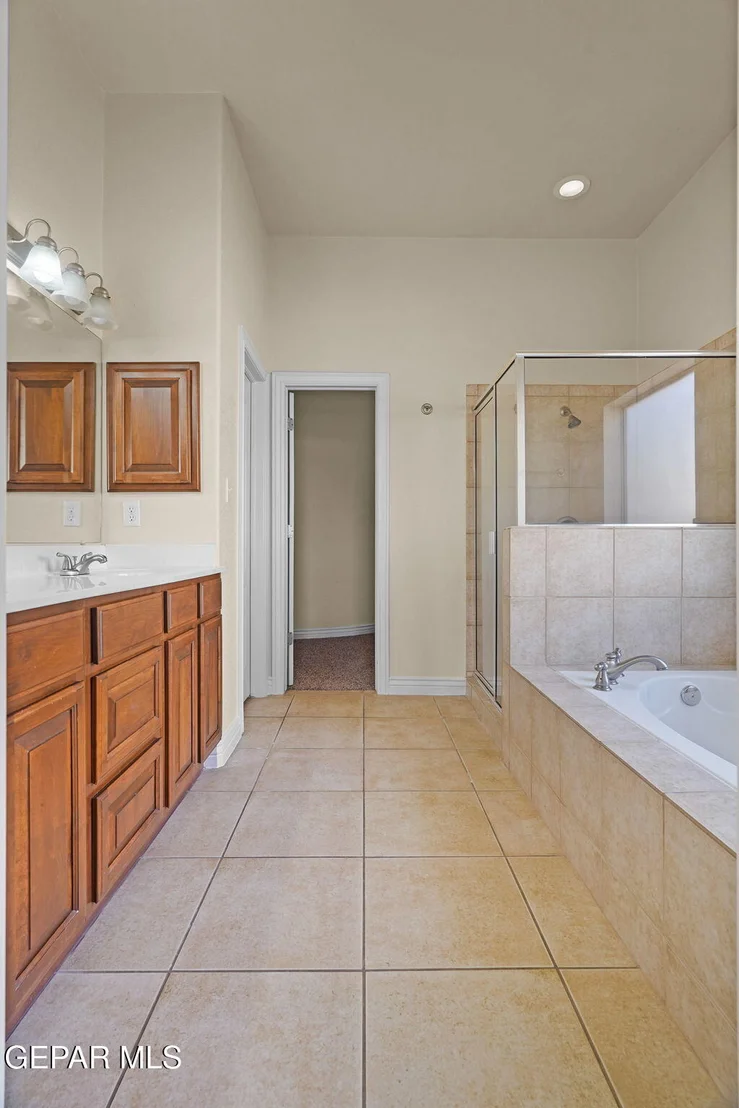 Photo of 5544 GUSTAVO MADRID Lane
