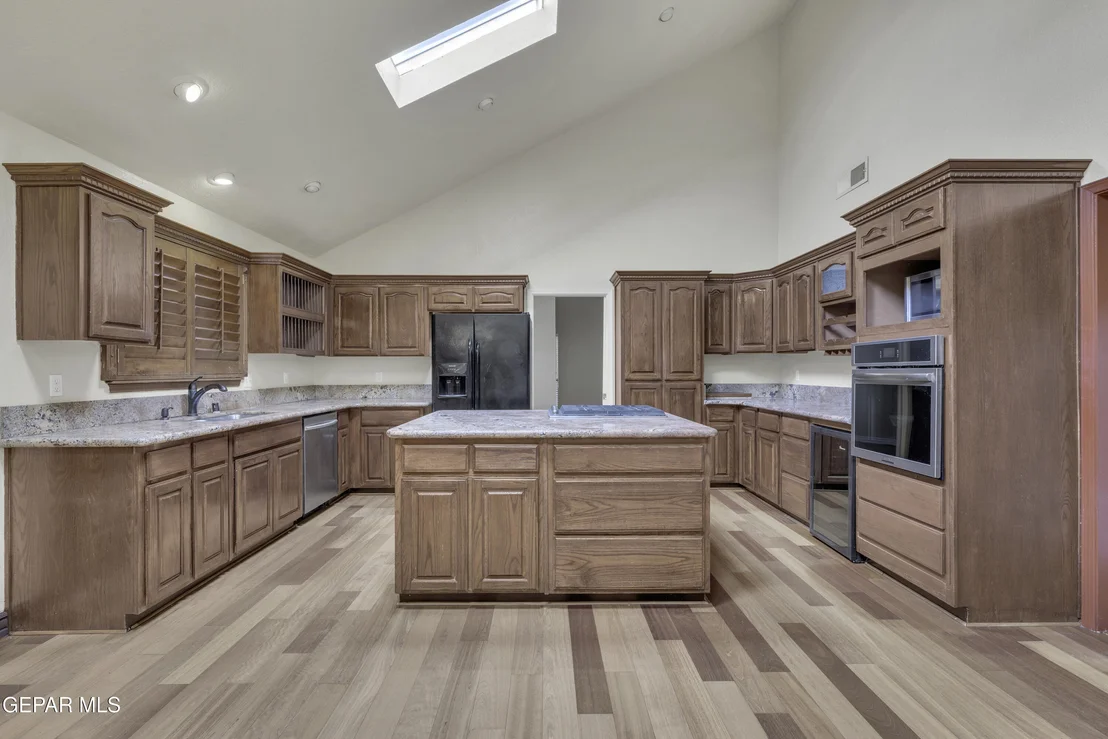 Photo of 2021 GREENLEE Drive
