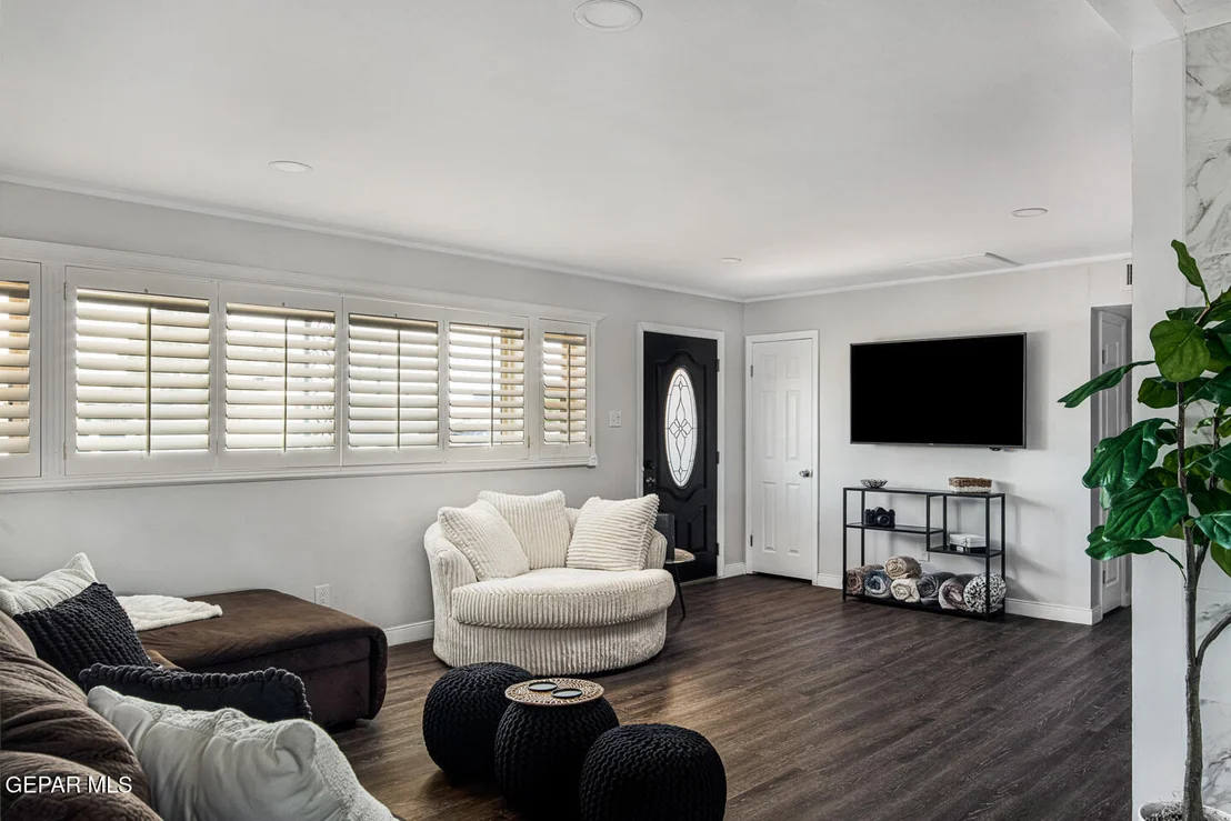Photo of 7905 PARKLAND Drive