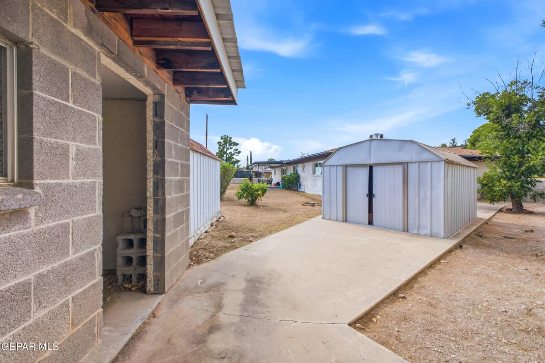 Photo of 224 VIKING Drive