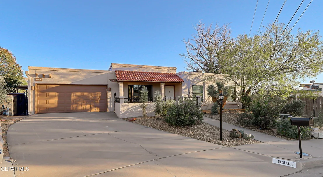 Photo of 836 ESPOLON Drive