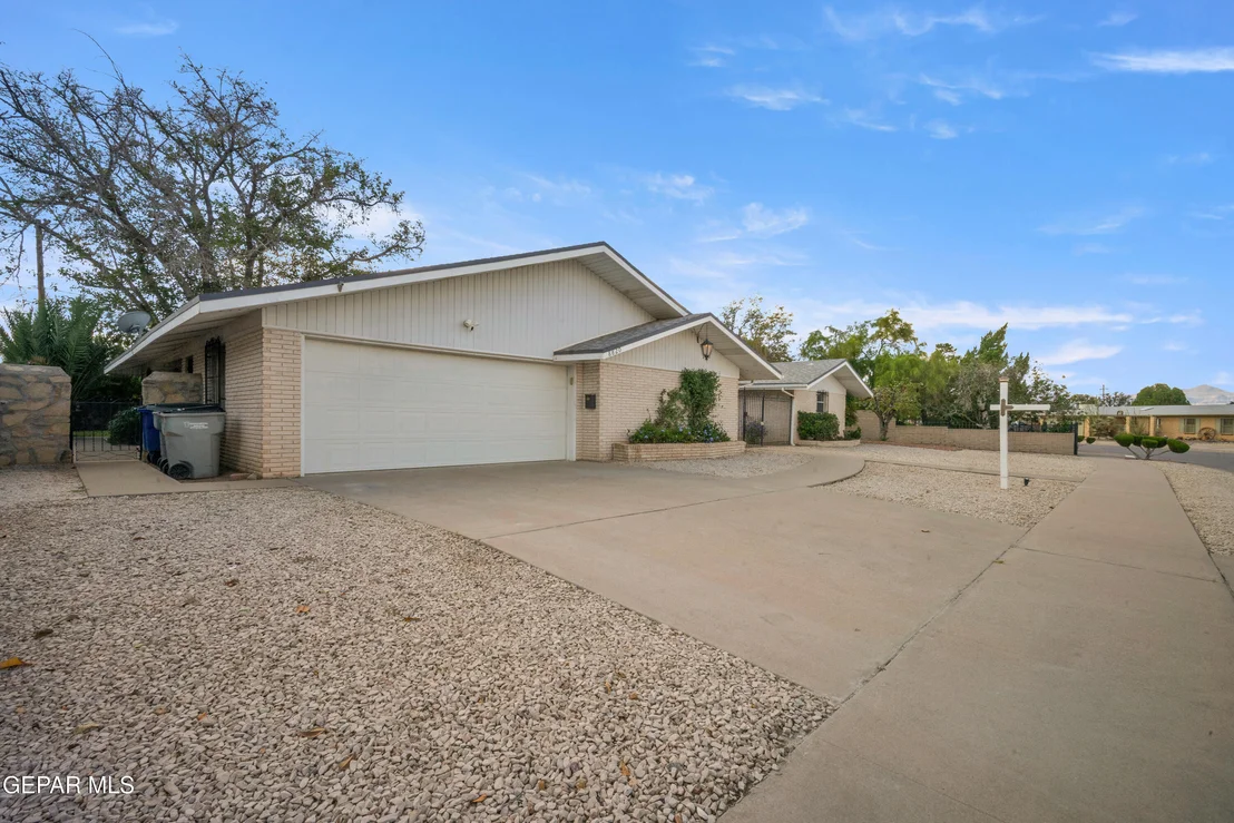 Photo of 8820 DIRK Court