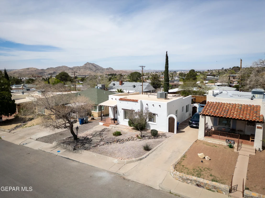 Photo of 1211 MESITA Drive