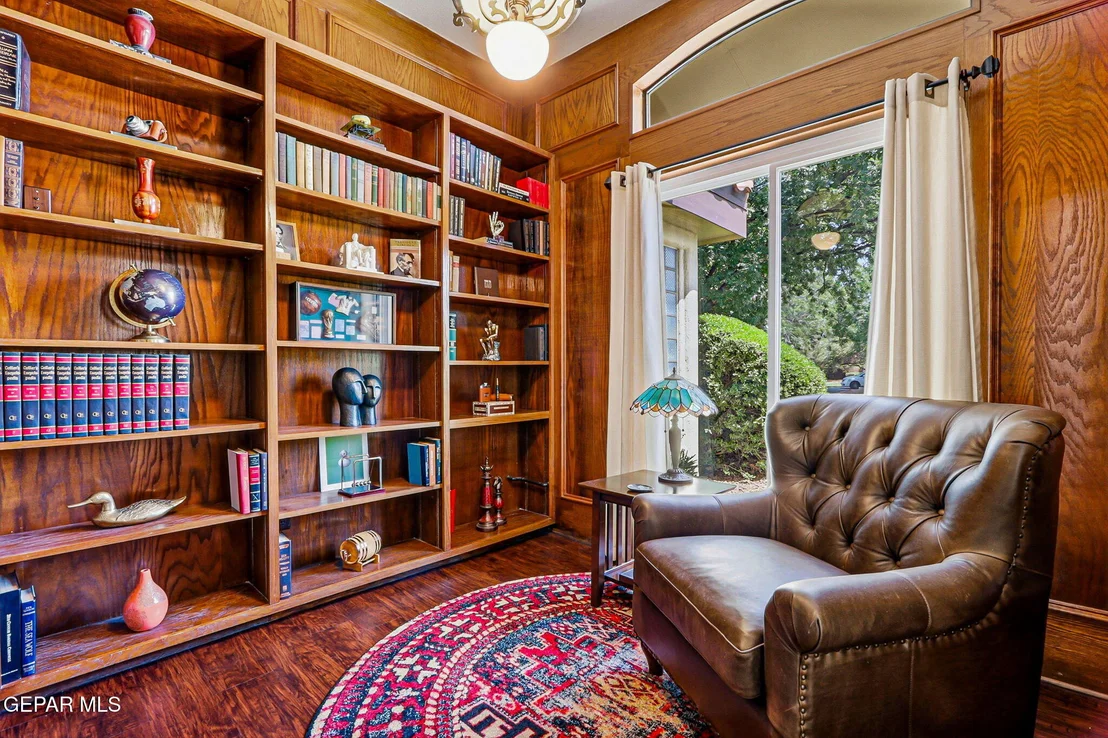 Photo of 716 Willow Glen Drive
