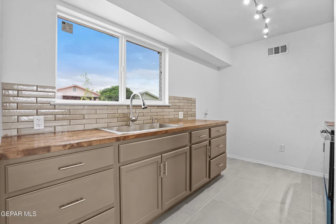 Photo of 205 CARIBE Circle