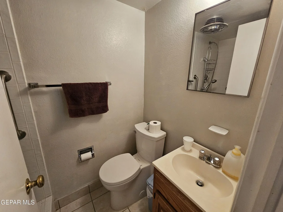 Photo of 800 N G Avenue N